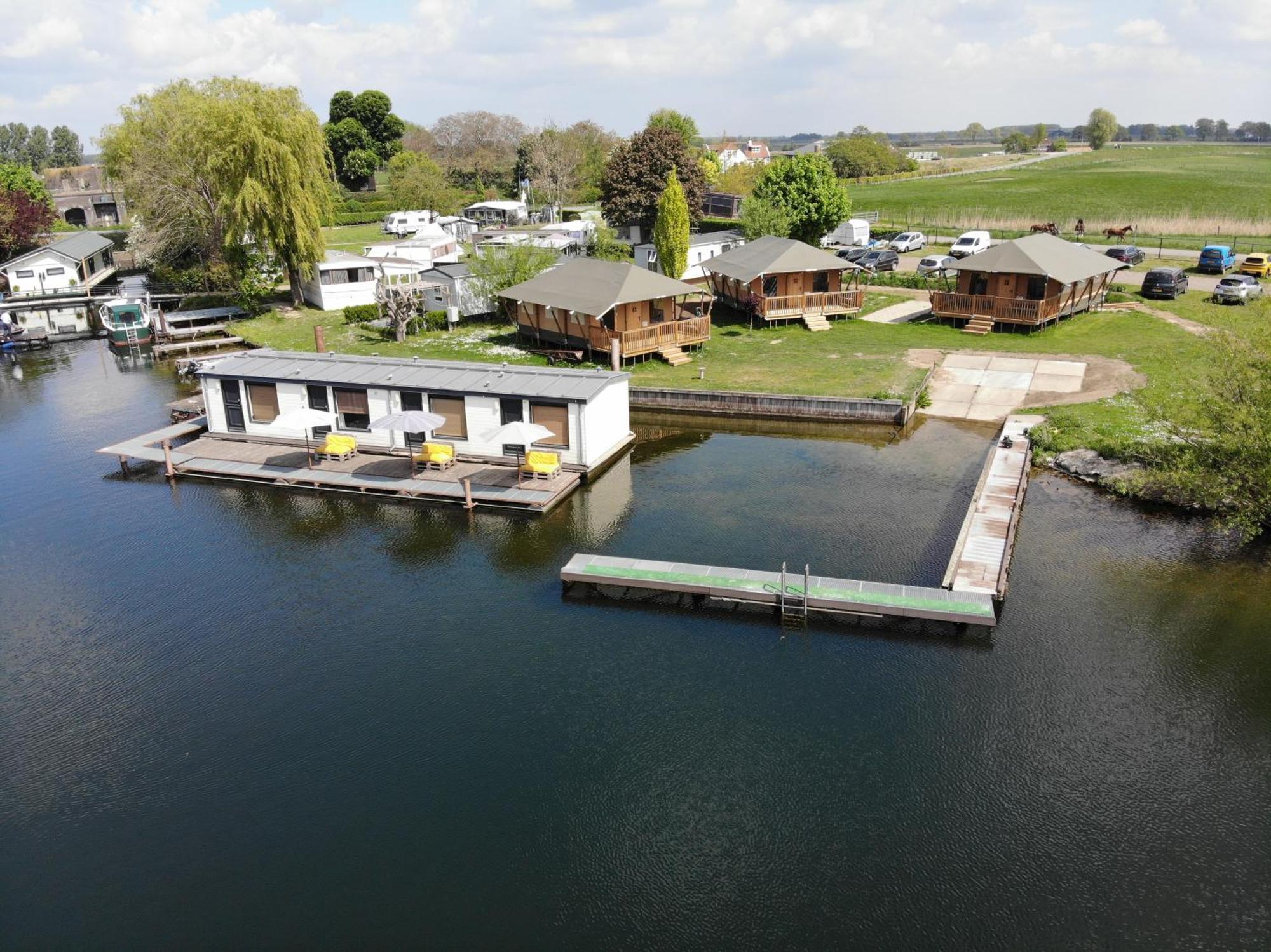 Floatel - De Schans Alphen Aparthotel *